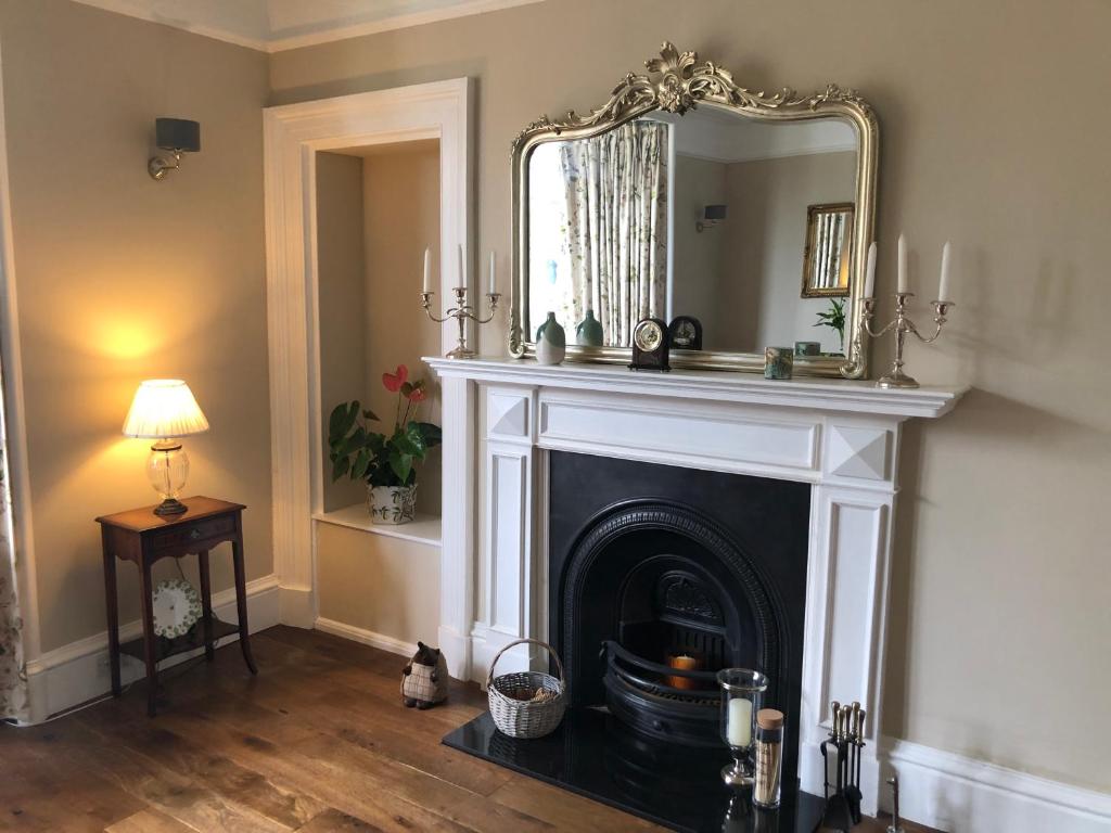 Guest lounge at Ballifeary Guest House Inverness