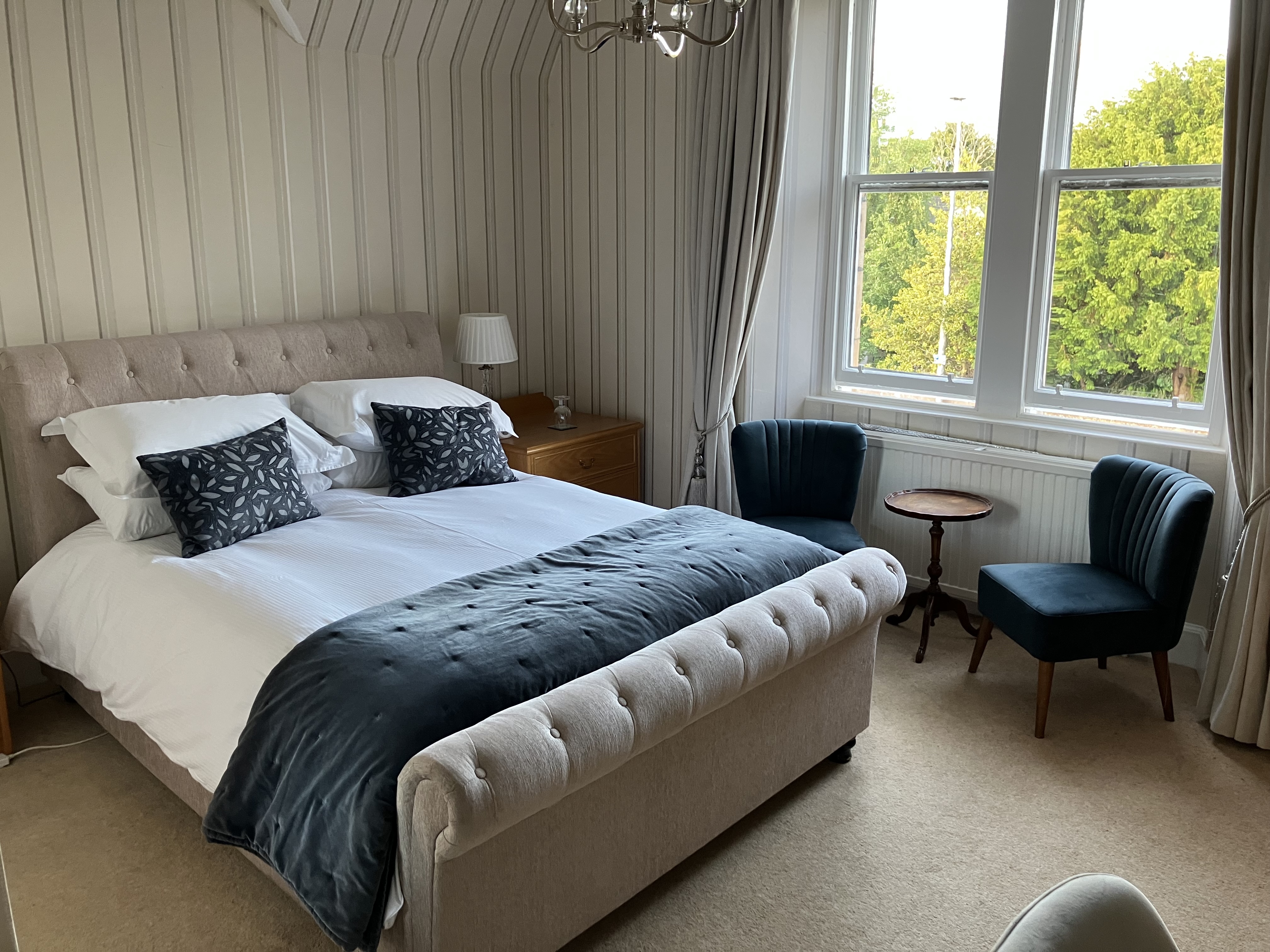King sized bedroom at Ballifeary Guest House Inverness